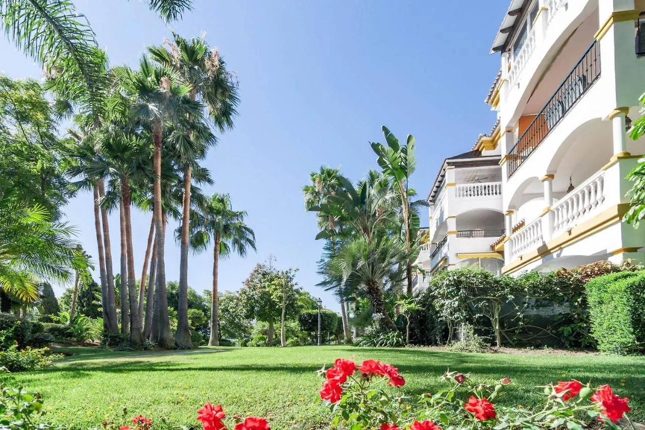 Beautiful Apartment In La Dama De Noche Right Beside The Golf Course Marbella 0*,  Spain