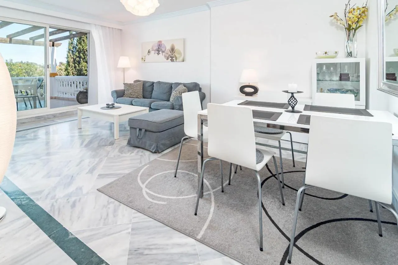 Beautiful Apartment In La Dama De Noche Right Beside The Golf Course Marbella