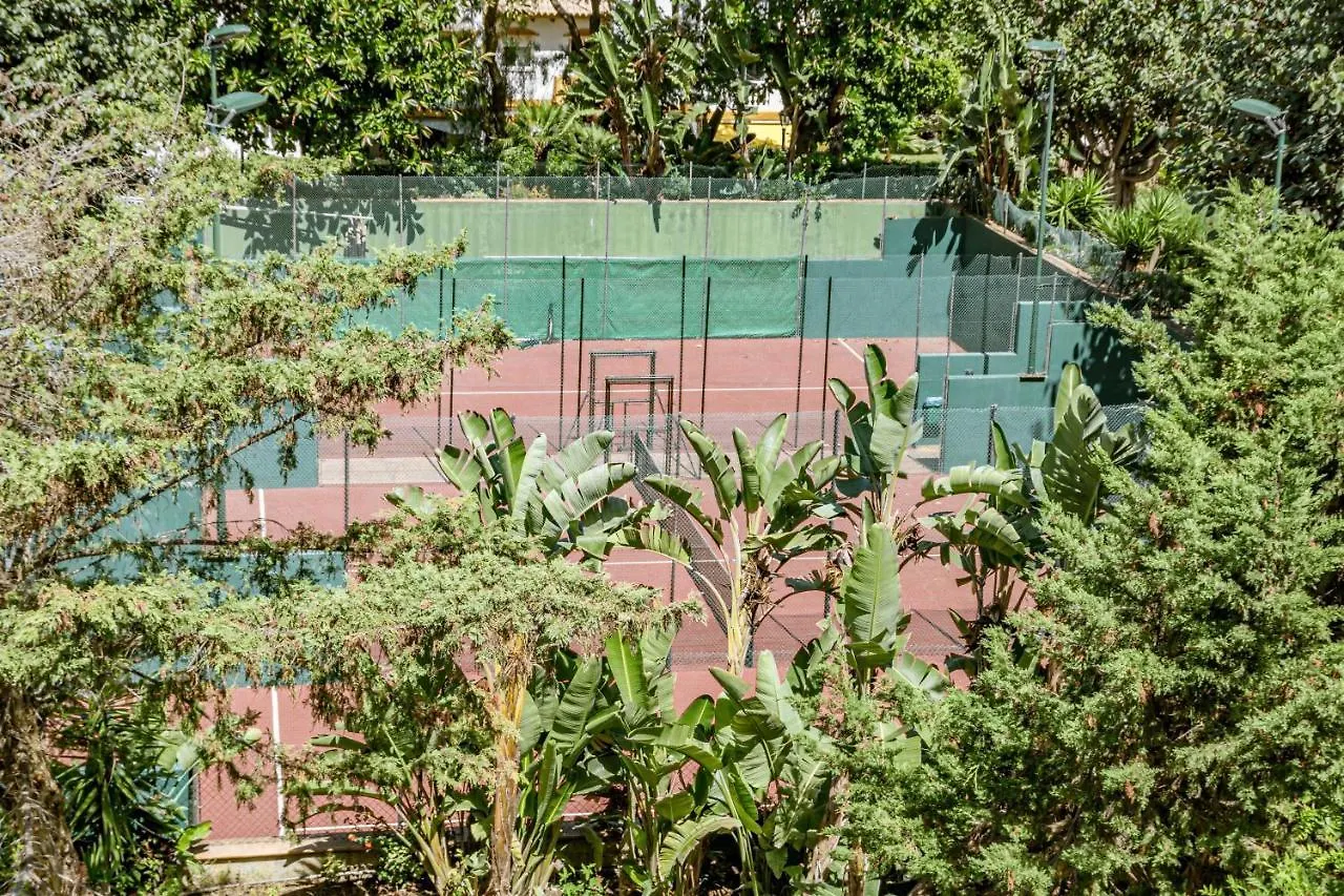 Beautiful Apartment In La Dama De Noche Right Beside The Golf Course Marbella Spain