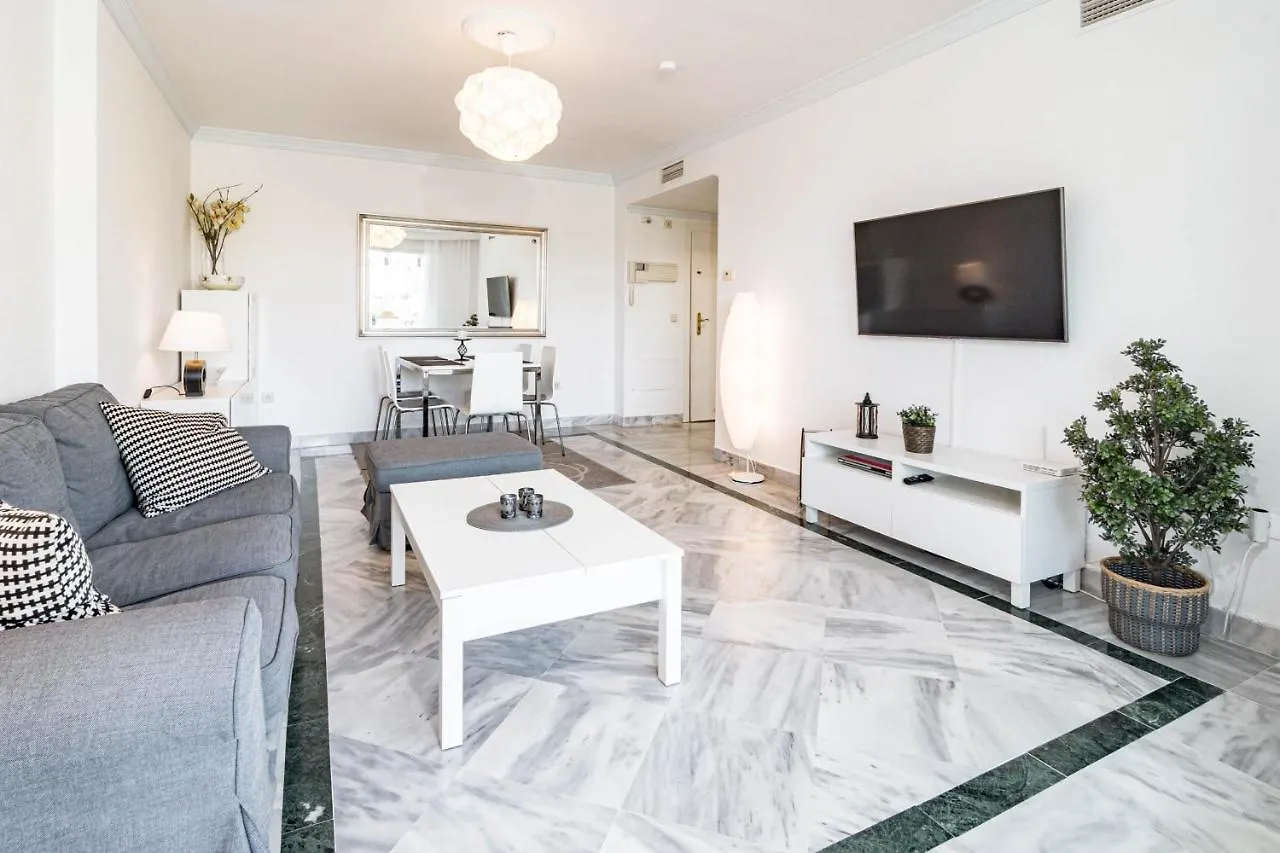 Beautiful Apartment In La Dama De Noche Right Beside The Golf Course Marbella
