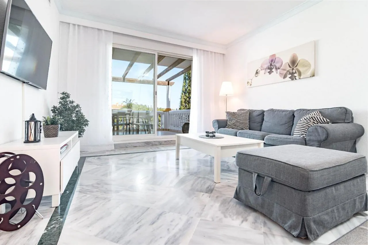Beautiful Apartment In La Dama De Noche Right Beside The Golf Course Marbella
