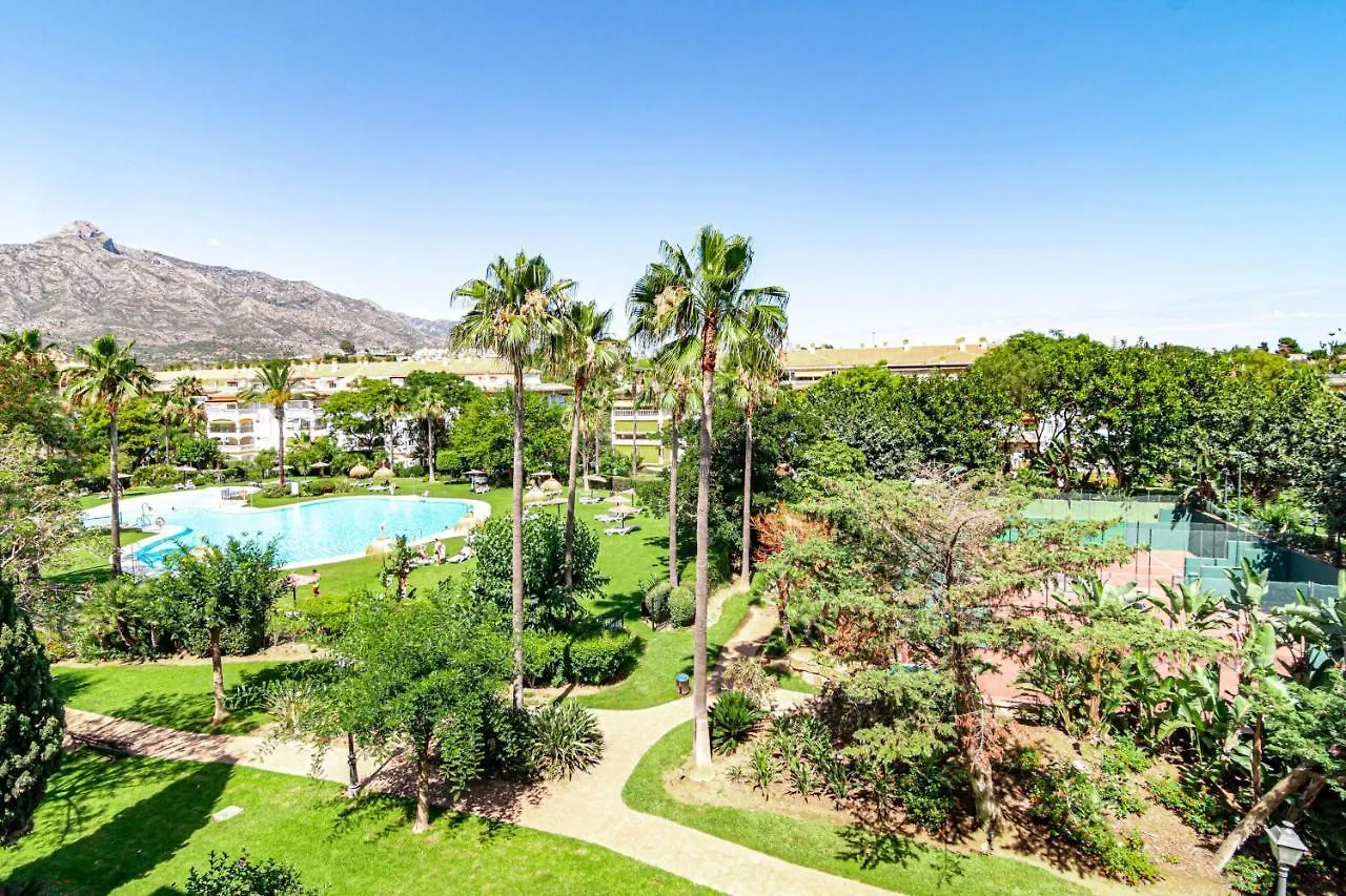 Beautiful Apartment In La Dama De Noche Right Beside The Golf Course Marbella 0*,  Spain