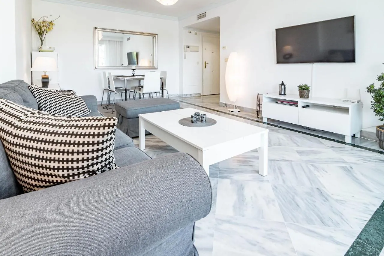 Beautiful Apartment In La Dama De Noche Right Beside The Golf Course Marbella