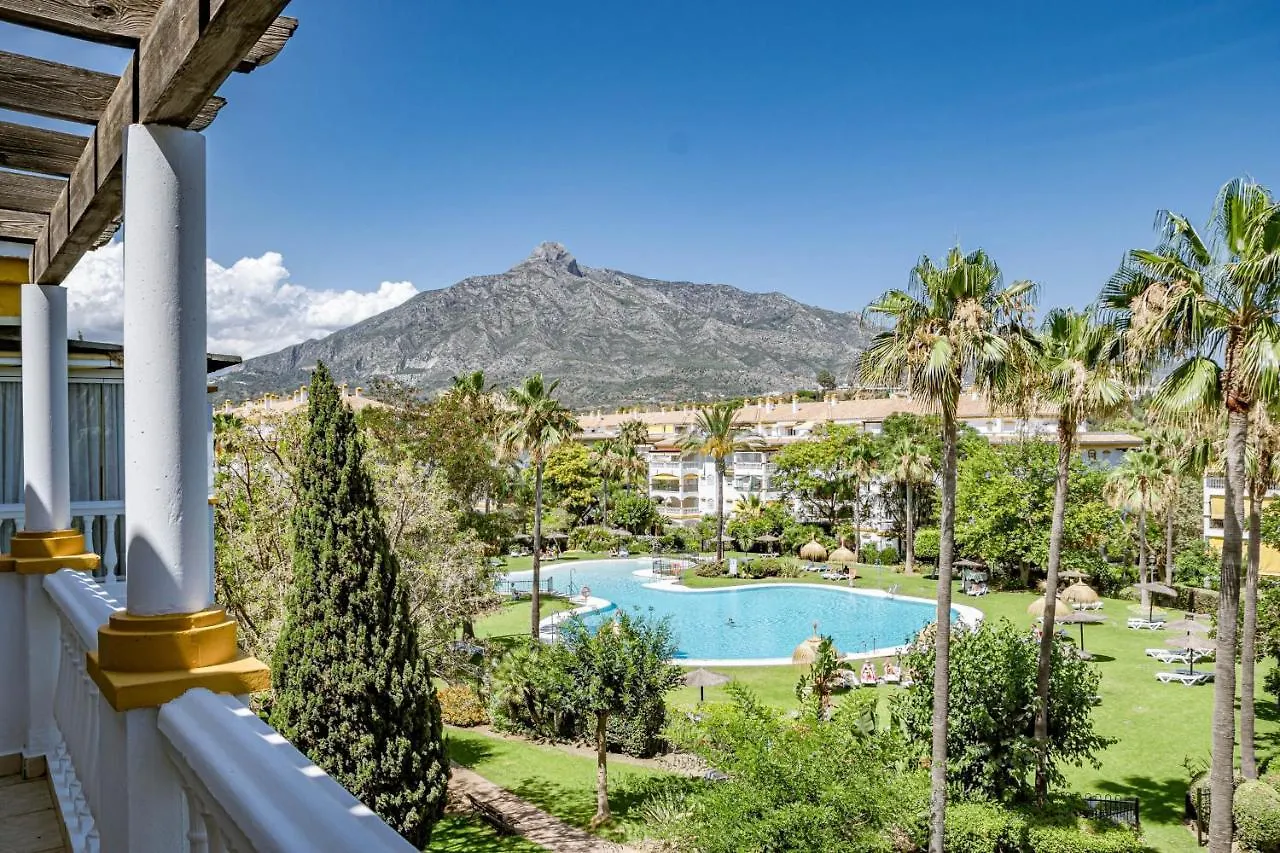Beautiful Apartment In La Dama De Noche Right Beside The Golf Course Marbella