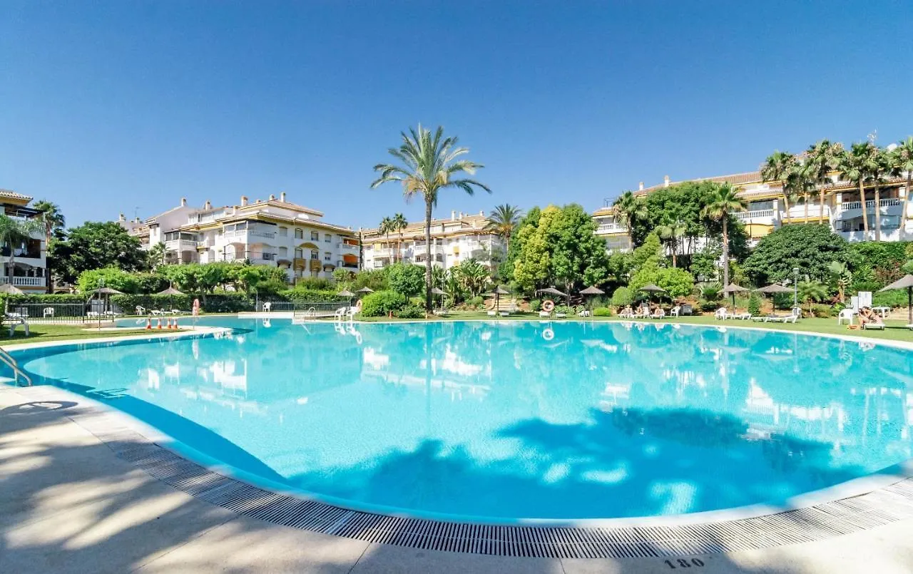 Beautiful Apartment In La Dama De Noche Right Beside The Golf Course Marbella
