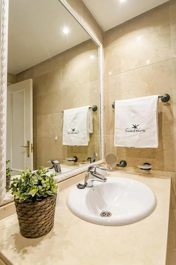 Beautiful Apartment In La Dama De Noche Right Beside The Golf Course Marbella Spain