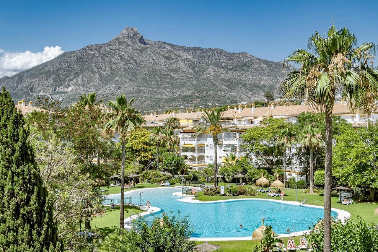 Beautiful Apartment In La Dama De Noche Right Beside The Golf Course Marbella