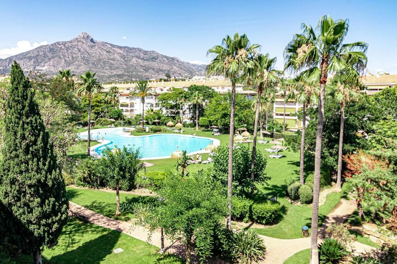 Beautiful Apartment In La Dama De Noche Right Beside The Golf Course Marbella