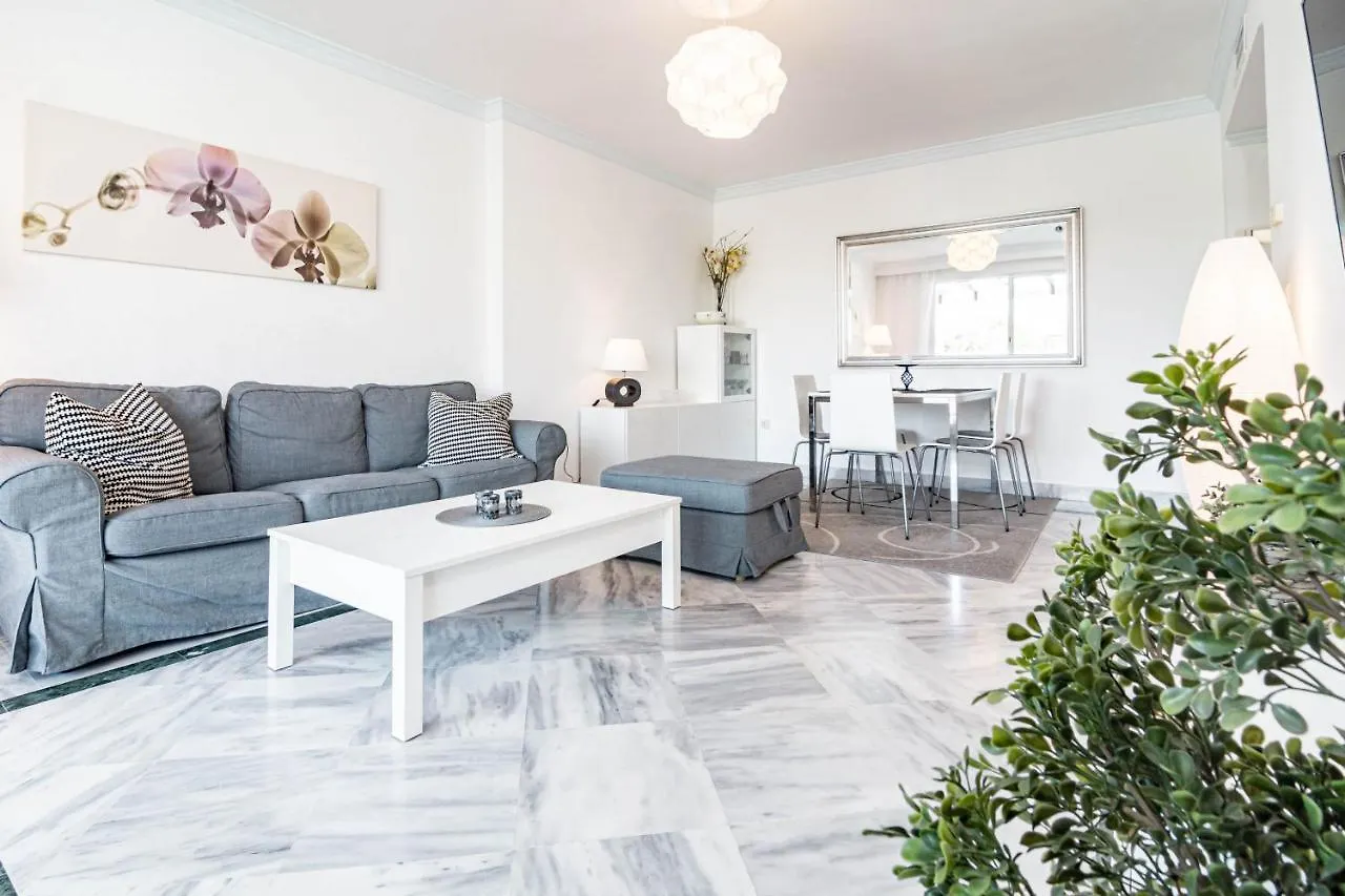 Beautiful Apartment In La Dama De Noche Right Beside The Golf Course Marbella